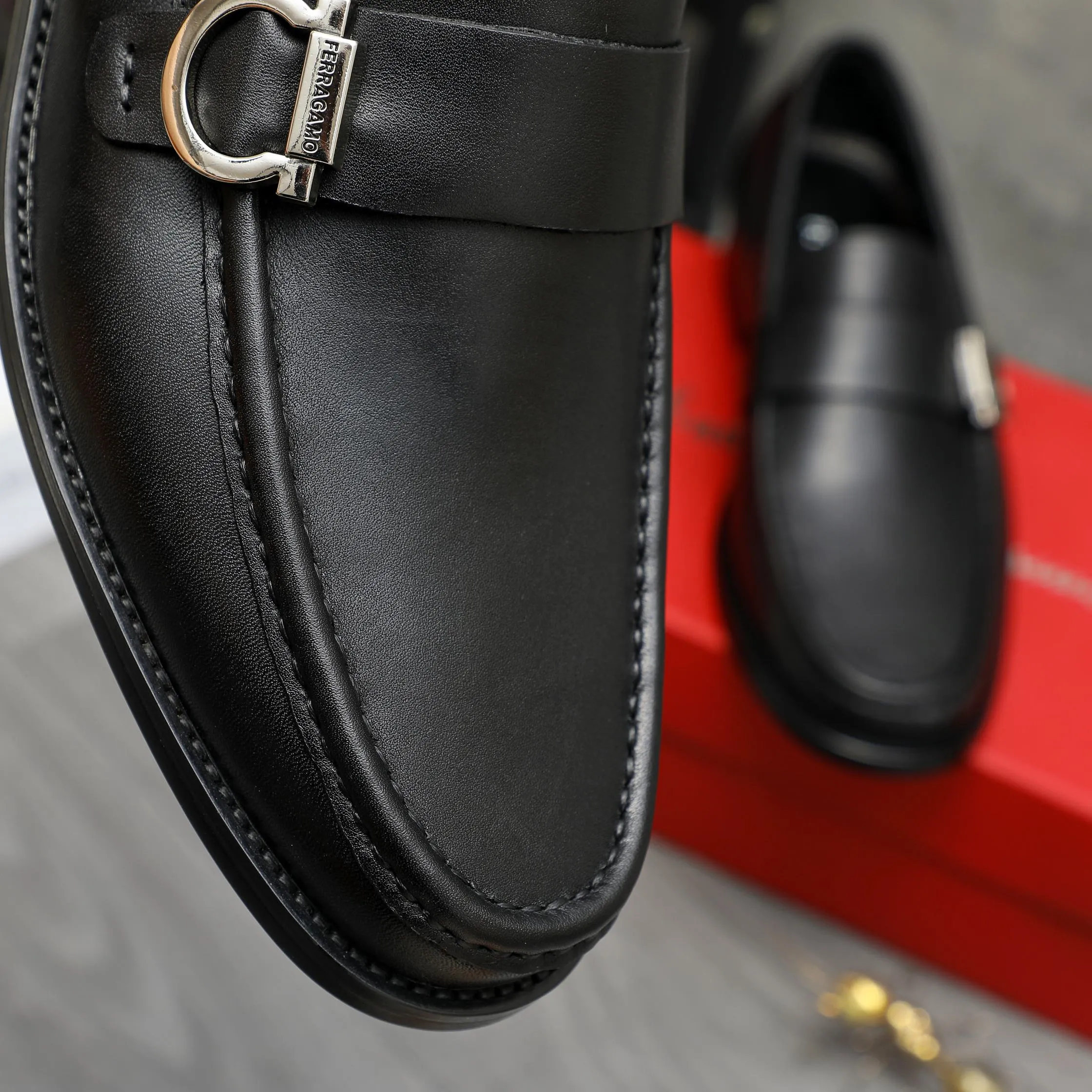 Men's shoes 💰442 Product trademark: Ferragamo "Ferragamo" business formal leather shoes Regular size: 38-46 (45.46 custom-made and non-returnable) Product materials: Selected high-quality cowhide upper, cowhide lining, original rubber outsole